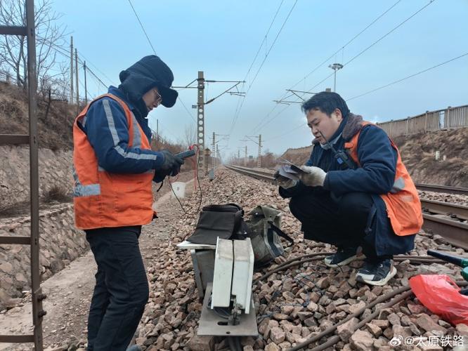 鐵軍護(hù)航春運(yùn)路 侯馬電務(wù)段全力保障春運(yùn)信號(hào)設(shè)備安全